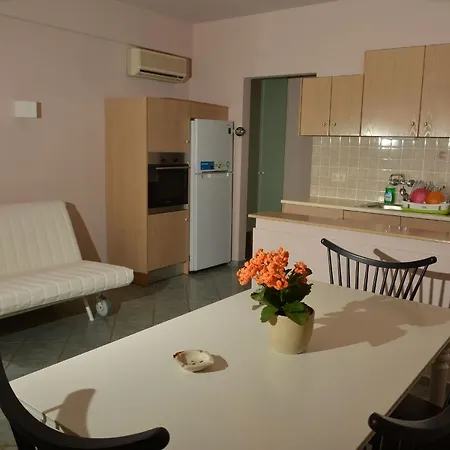 Marelina Aparthotel